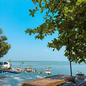 Lagoon Bay Negombo